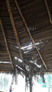 disrepair of roof of the Shuhu in Sete Estrallas Village